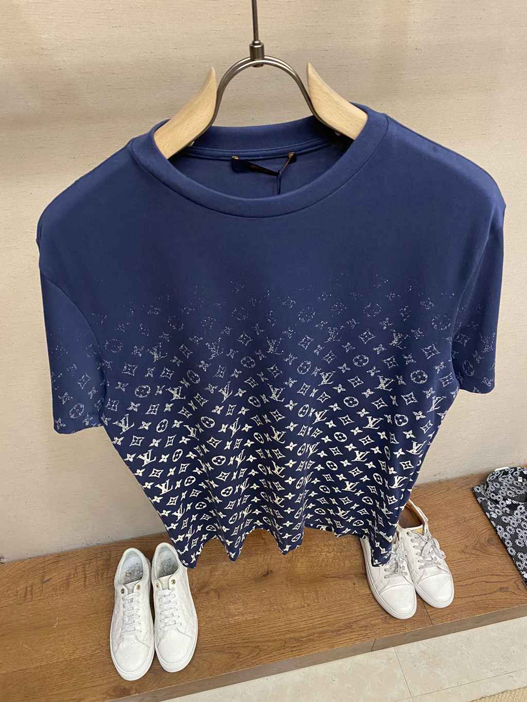 LV T-shirt